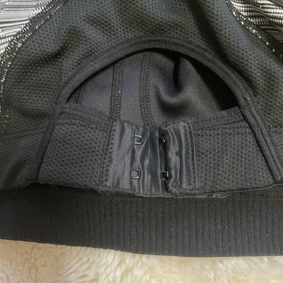 Brooks Adjustable Sports Bra - Picture 4 of 4